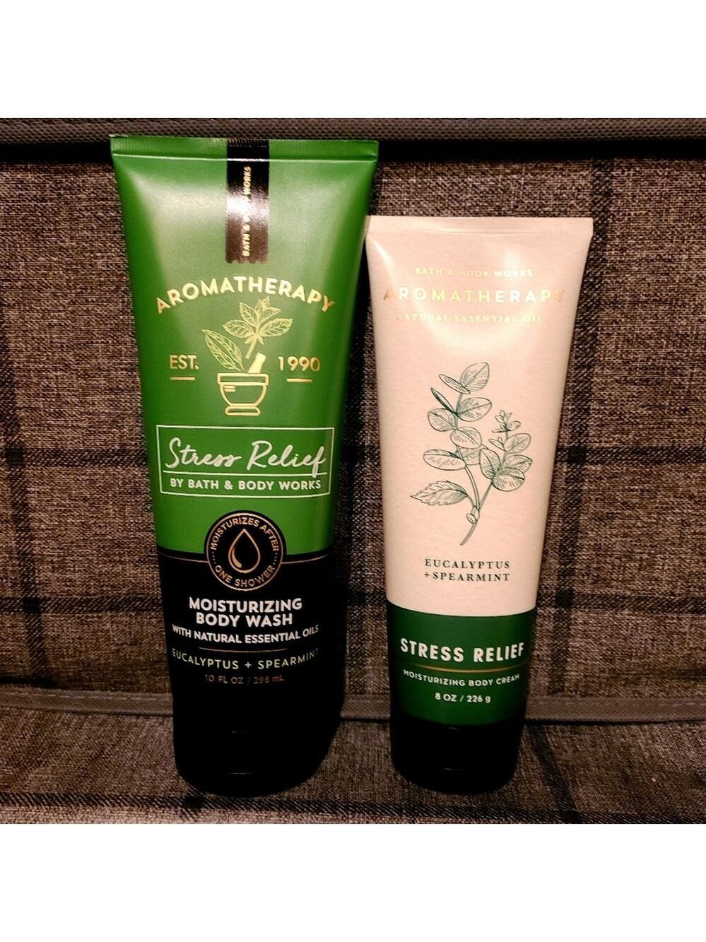 EUCALYPTUS SPEARMINT MOISTURIZING BODY WASH & LOTION BY BATH & BODY WORKS